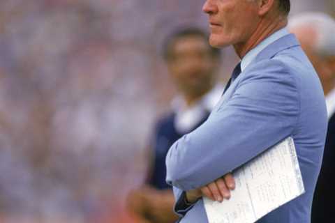 How Legendary NFL Coach Tom Landry Honed His Fighting Instincts in World War II