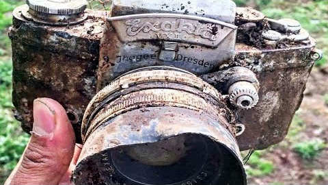 Diver Develops Film From Lost Camera, Stops Cold When He Sees Face