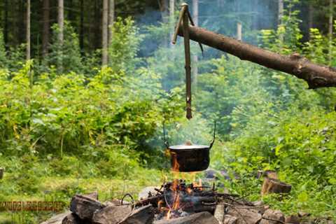 How to Pack a Metal Pot for Bugging Out with the Family